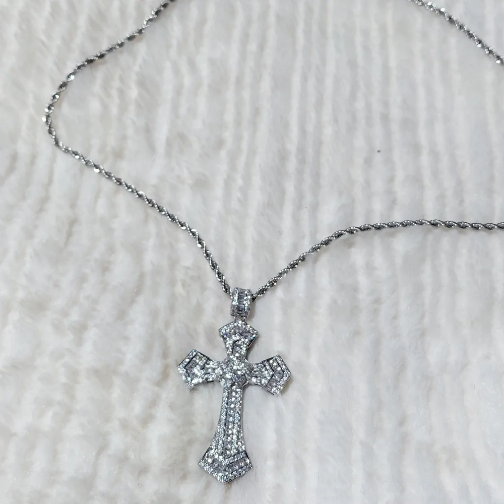Elegant Silver Cross Pendant Moissante Pendant Tested